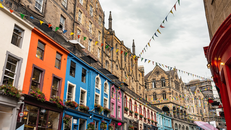 iStock-1696550245-Edinburgh